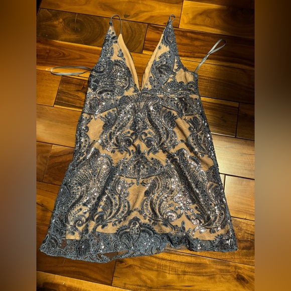 NWOT. Mini Party Dress Free People Size 6 - Picture 3 of 6